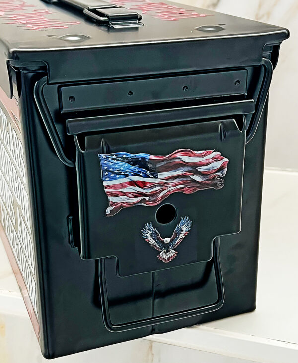 Patriotic guns and ammo box